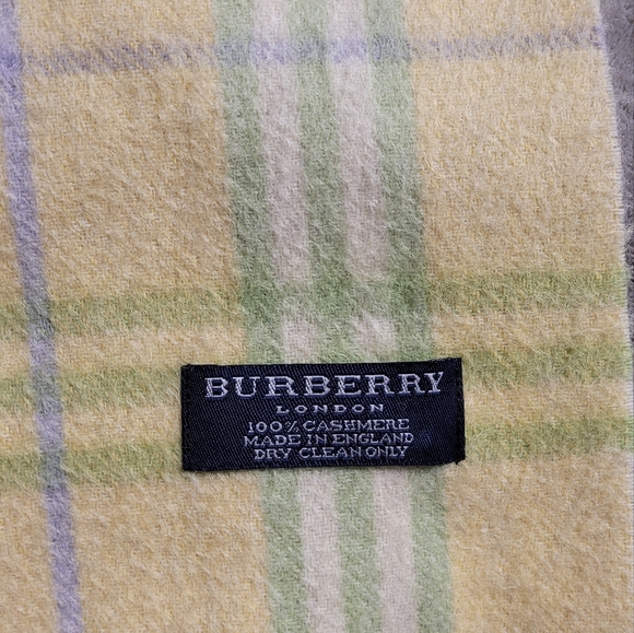 Burberry Cashmere Scarf - Picture 3 of 4